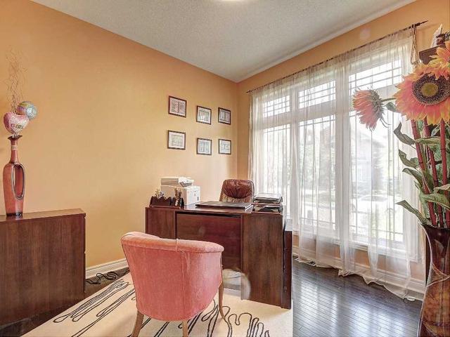 105 Thornhill Ravines Cres