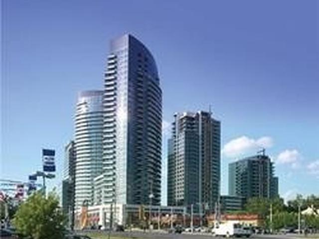 7165 Yonge St, Unit 1401 photo #1