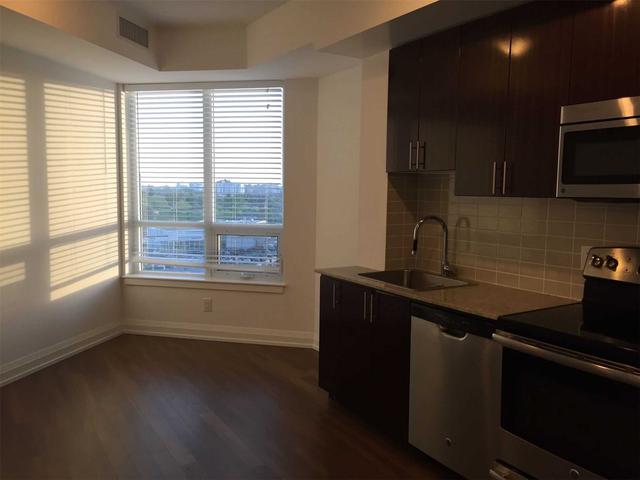 7171 Yonge St, Unit 611