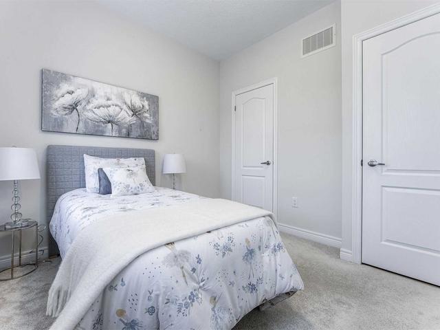 496 Vellore Woods Blvd