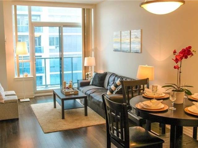 7167 Yonge St, PH 07