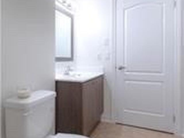 322 - 8323 Kennedy Rd