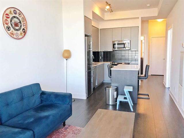 9471 Yonge St, LPH12