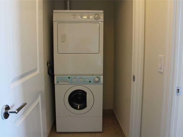 422 - 39 Upper Duke Cres