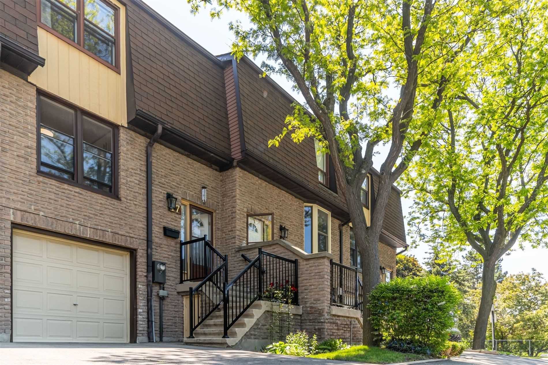 17 209 Castle Rock Dr, Richmond Hill Sold, N4784759 Condos.ca