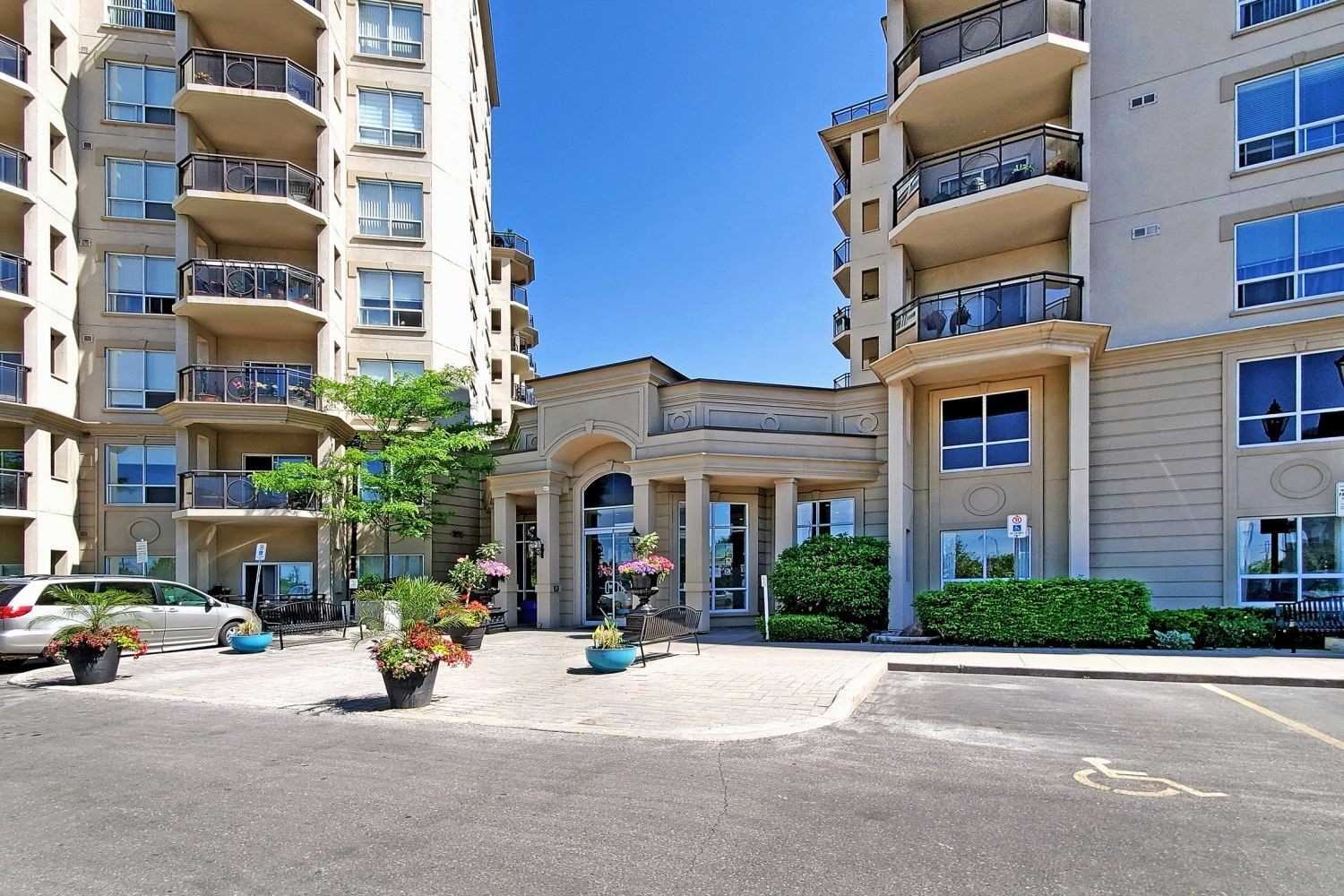 PH805 8 Maison Parc Crt, Thornhill Terminated, N4788486 Condos.ca