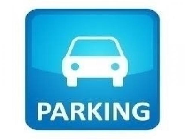 Parking - 3700 Highway 7 Rd