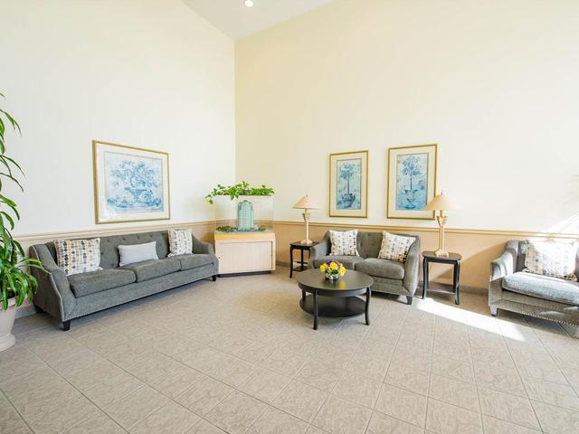602 - 6622 SOUTHOAKS CRESCENT