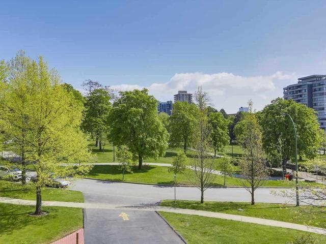 302 - 701 W VICTORIA PARK