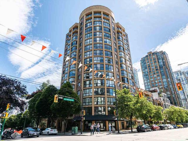 412 - 488 HELMCKEN STREET