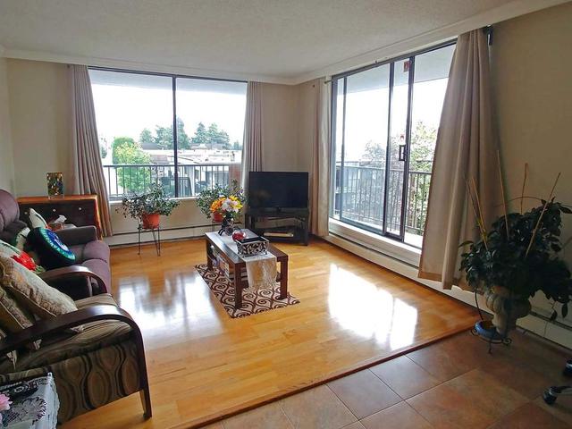 401 - 540 LONSDALE AVENUE