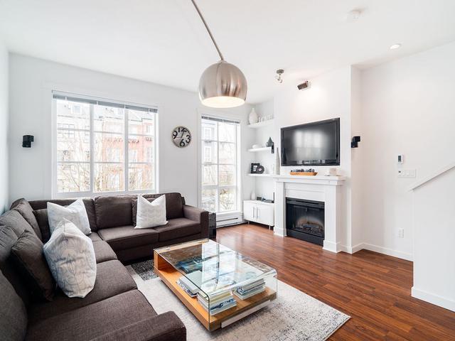 23 - 1237 HOLTBY STREET