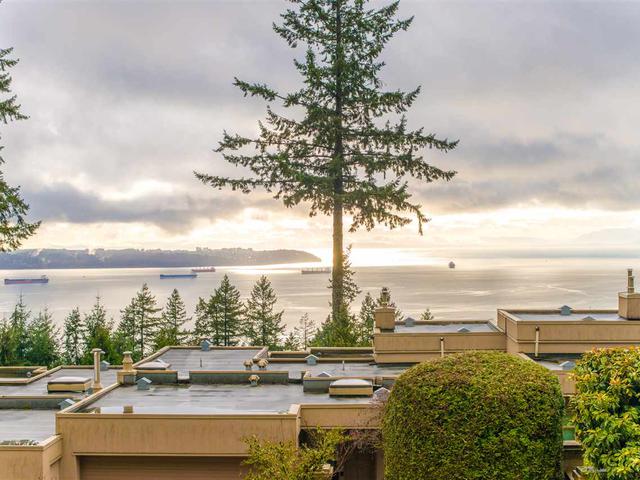 4 - 3085 DEER RIDGE CLOSE