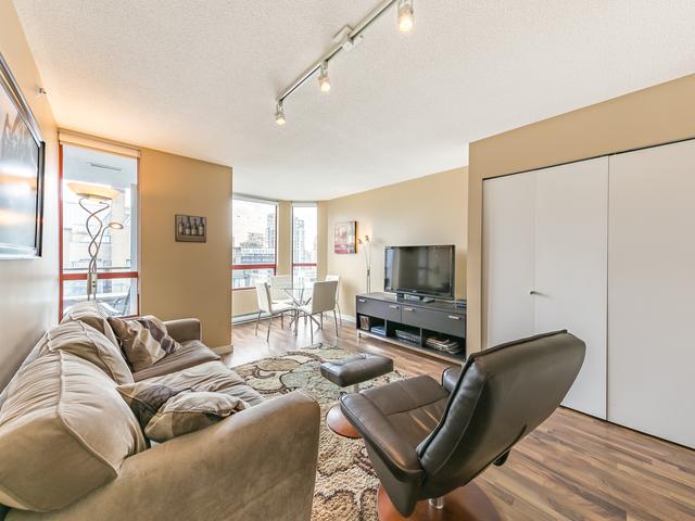 1301 - 811 HELMCKEN STREET