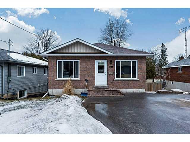 134 Simcoe St
