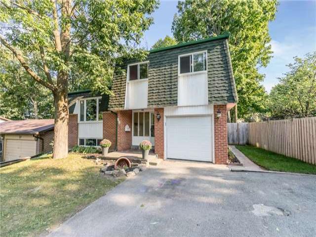 55 Farmingdale Cres
