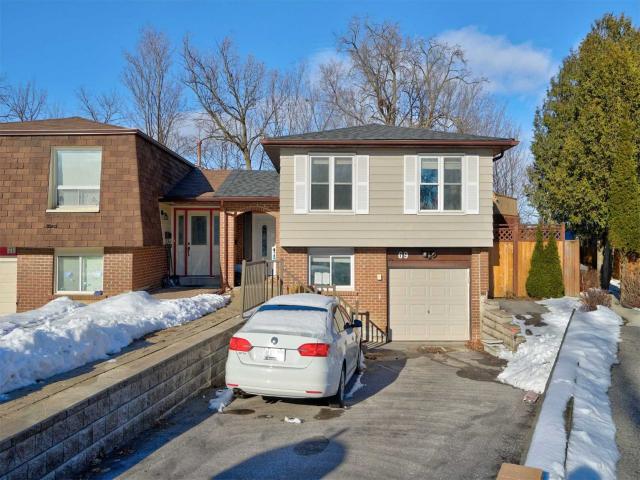 69 Maplehurst Cres