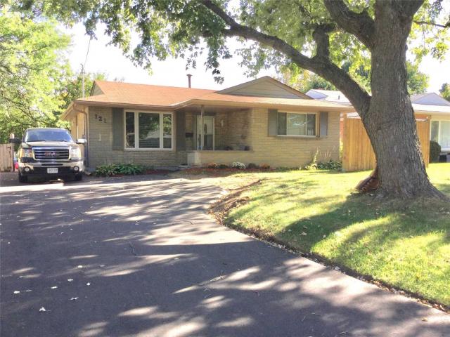 121 Cundles Rd E