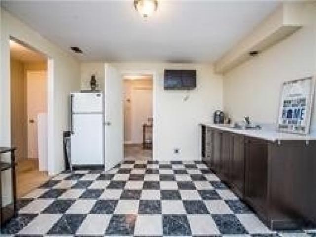 39 Meadowlark Rd