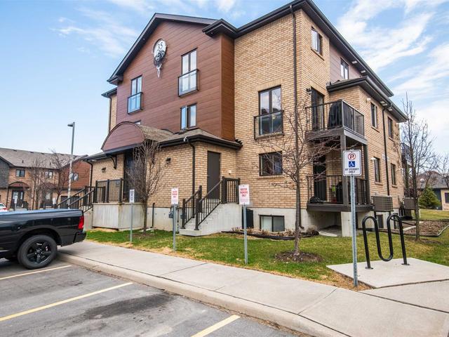 35 Madelaine Dr, Unit 3
