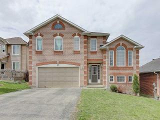 40 Grand Forest Dr
