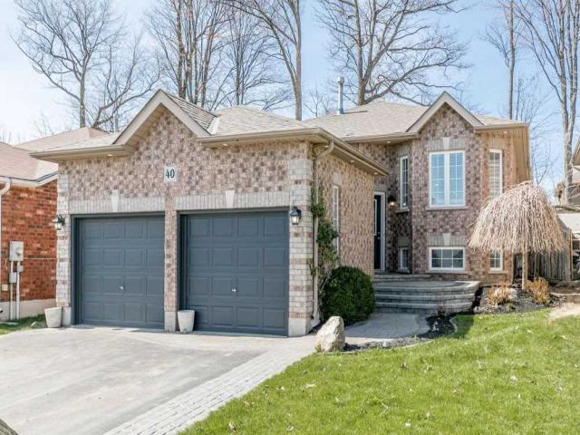 40 Monique Cres