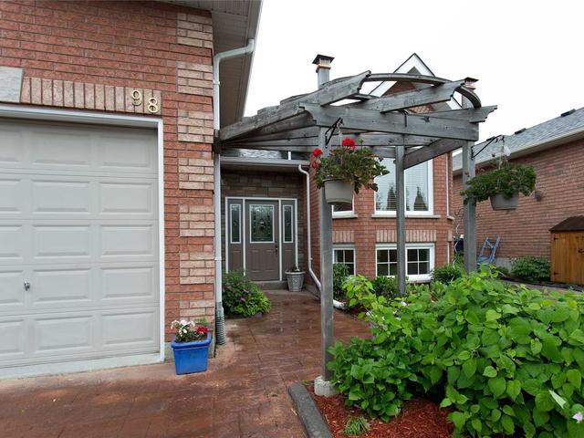 98 Marsellus Dr