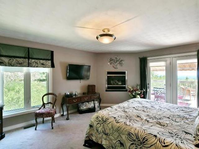 795312 Collingwood-Clearvie