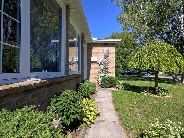 1016 Glen Bogie Cres