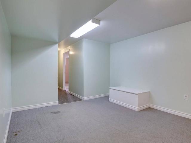 1016 Glen Bogie Cres