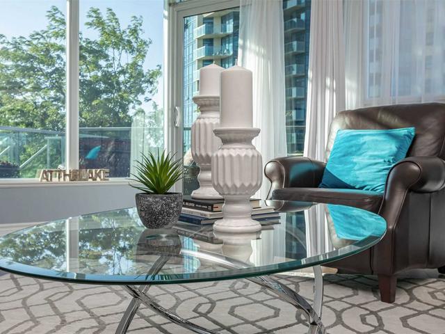 33 Ellen St, Unit 307