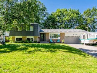 992 Glen Eagles Cres