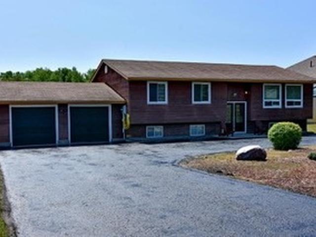 18 Wasaga Sands Dr