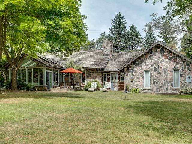 7859 Poplar Sideroad