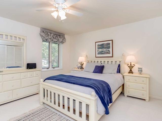 7859 Poplar Sideroad