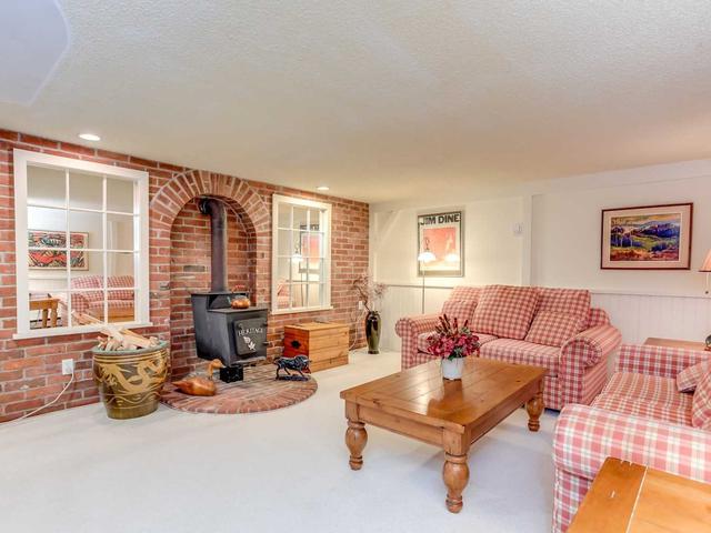 7859 Poplar Sideroad