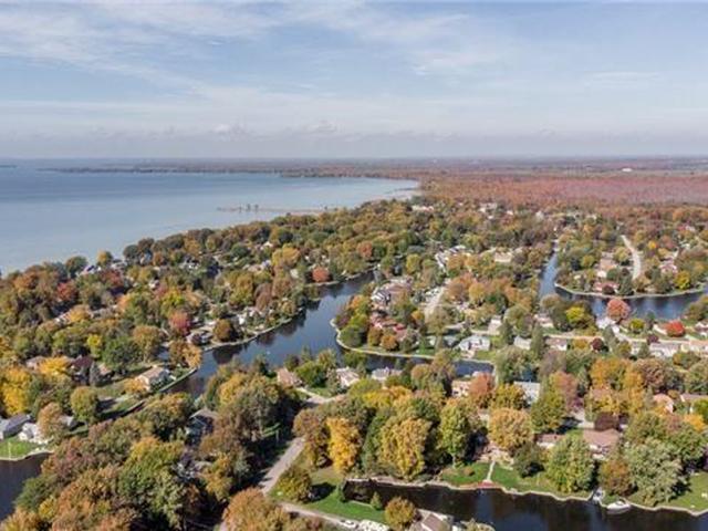 90 Simcoe Rd
