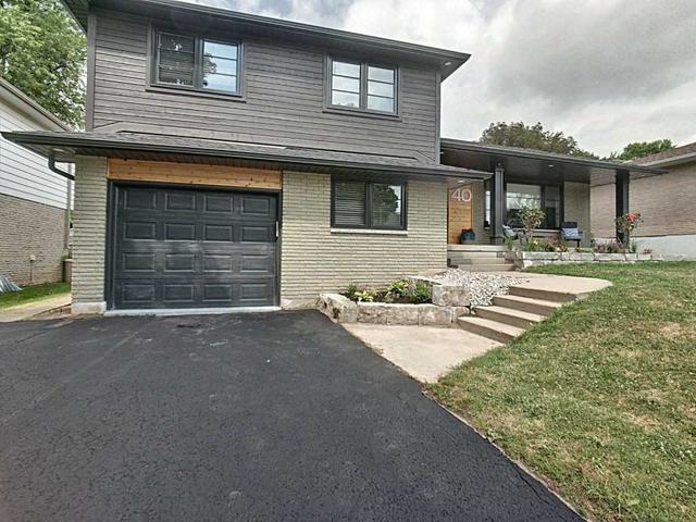 40 Varden Cres