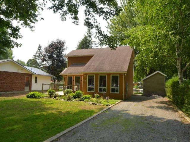 16 Willow Cres