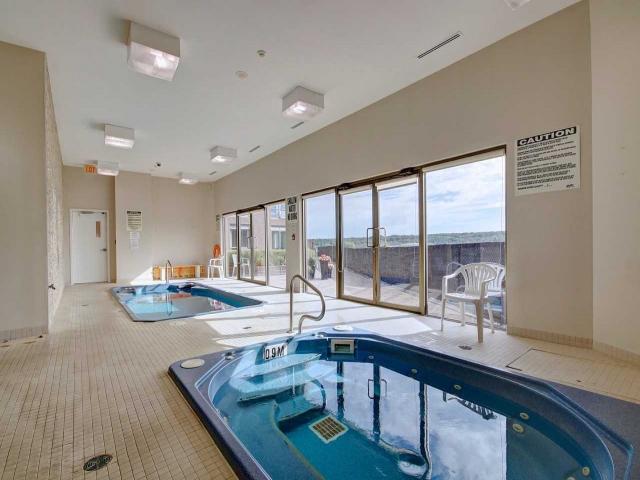 302 - 699 Aberdeen Blvd