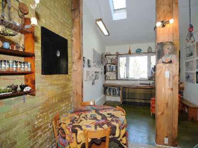 142 Ascot Ave