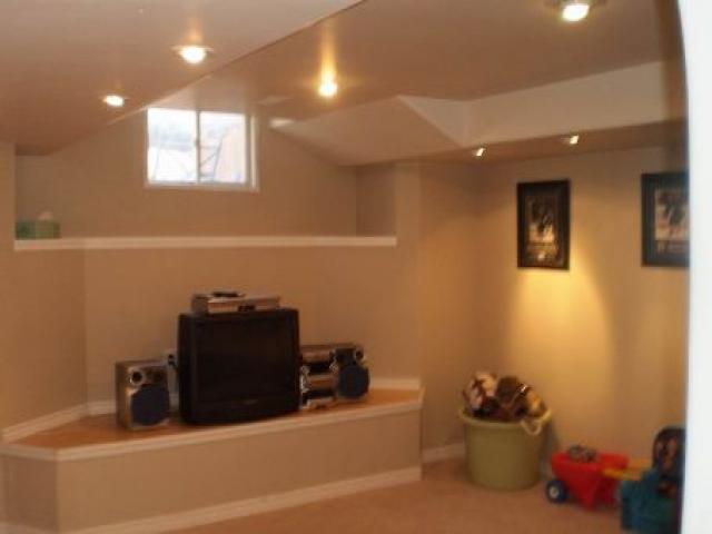 16 - 5950 Glen Erin Dr