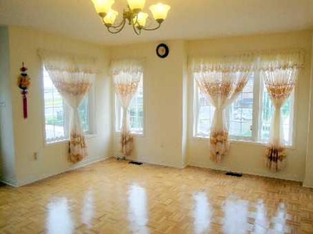 7 Birdstone Cres
