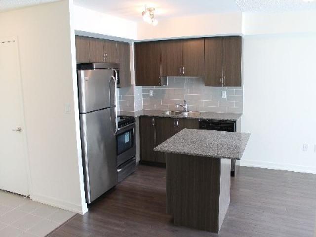 410 - 816 Lansdowne Ave