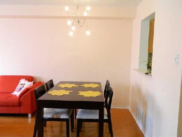22 - 5223 Fairford Cres