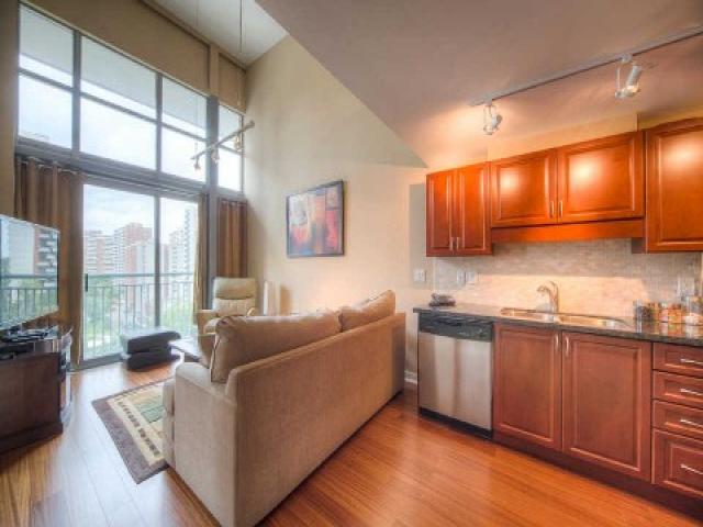 818 - 2 Fieldway Rd