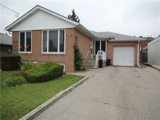 40 Del Ria (Main Floor) Dr