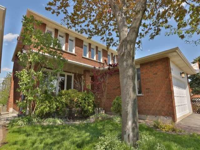 4376 Wakefield Cres