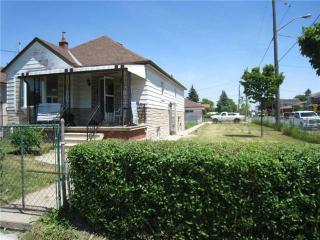 979 Caledonia Rd