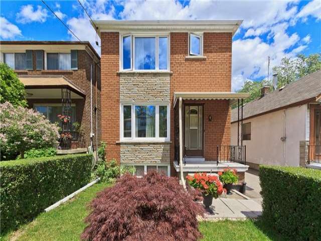 8 Warren Cres